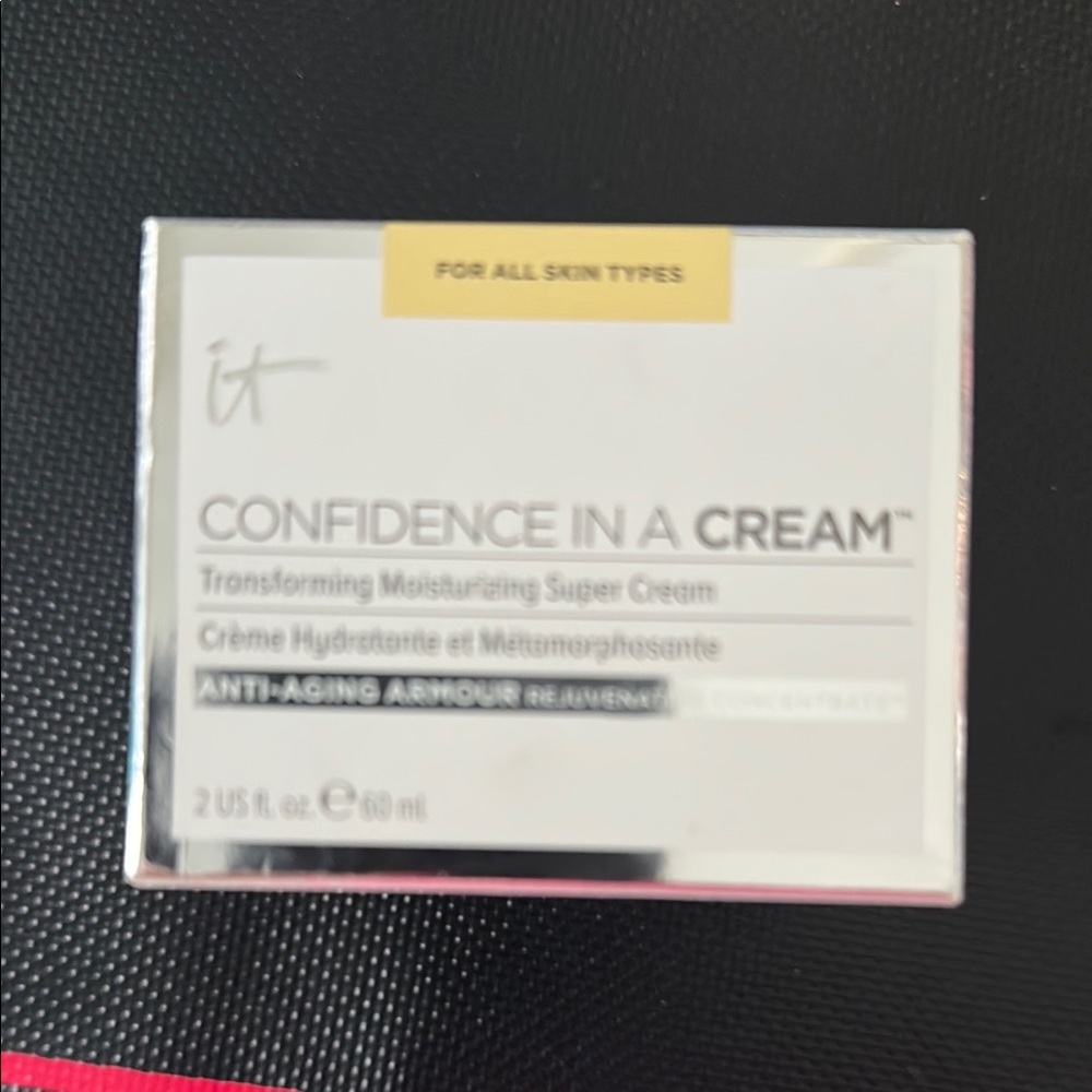 IT Cosmetics White Confidence Moisturizer